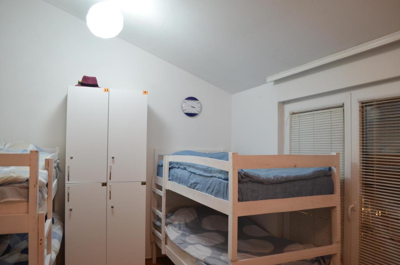 Moonlight Hostel Priština Exteriér fotografie