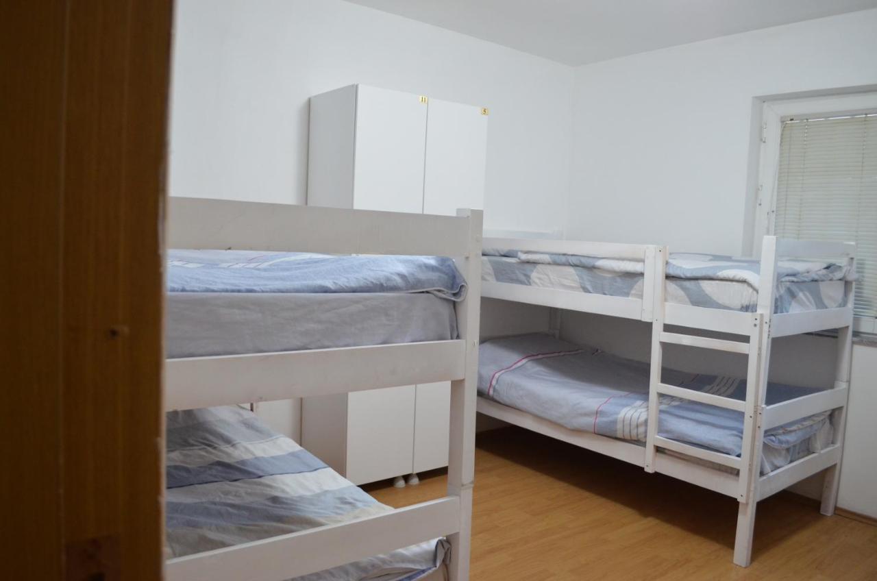 Moonlight Hostel Priština Exteriér fotografie