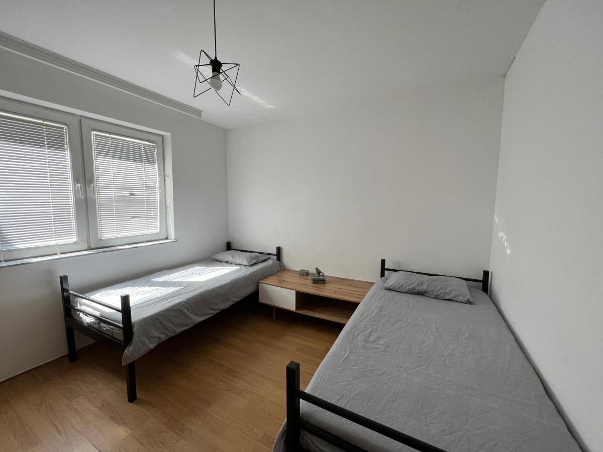Moonlight Hostel Priština Exteriér fotografie